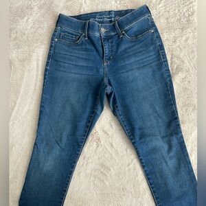 Gloria Vanderbilt all around slimming effect, curvy skinny jeans